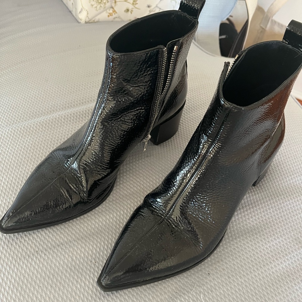EVERLANE Sz 8 BOSS BOOT Black Patent Leather Ankle Boots